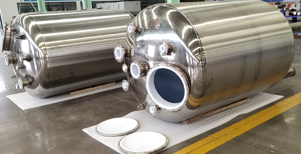 不銹鋼板襯儲罐工業(yè)存儲領域的領導者